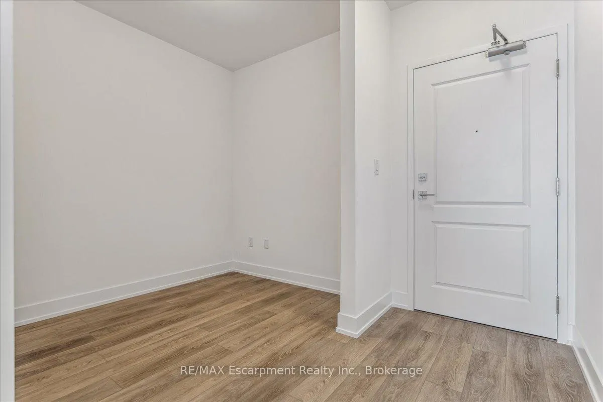 Photo 2 of Unit 906, 470 Dundas Street E, Hamilton, Waterdown — HOMEH
