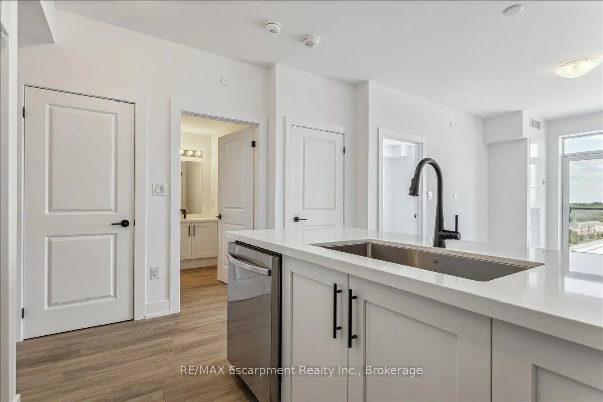 Photo 7 of Unit 906, 470 Dundas Street E, Hamilton, Waterdown — HOMEH