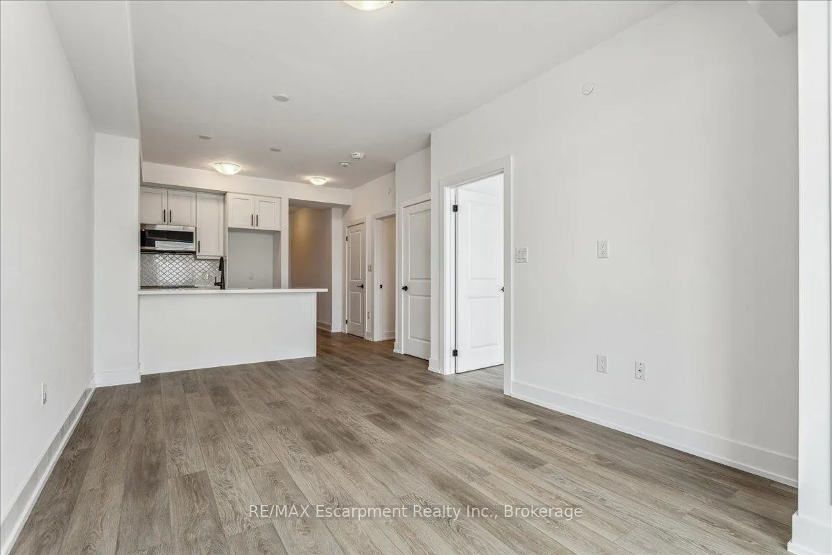 Photo 10 of Unit 906, 470 Dundas Street E, Hamilton, Waterdown — HOMEH