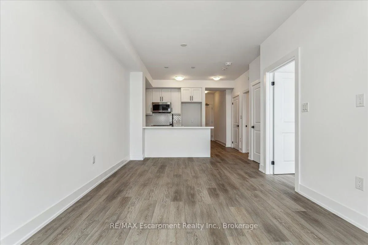 Photo 11 of Unit 906, 470 Dundas Street E, Hamilton, Waterdown — HOMEH