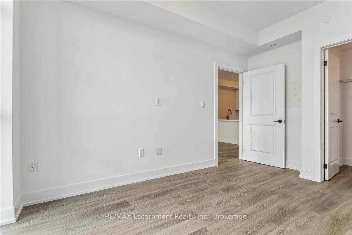Photo 17 of Unit 906, 470 Dundas Street E, Hamilton, Waterdown — HOMEH