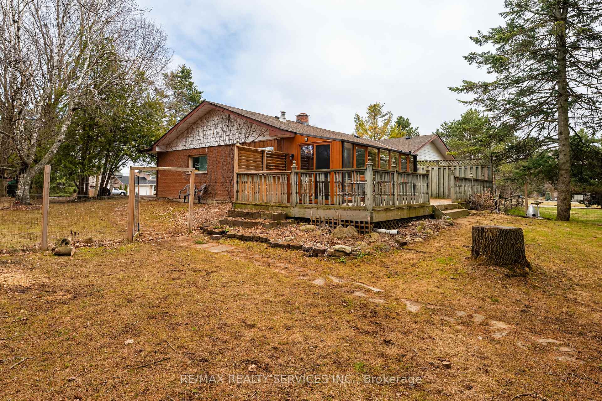 Photo 10 of 1675 Hawthorn Avenue, Caledon, Caledon Village — HOMEH
