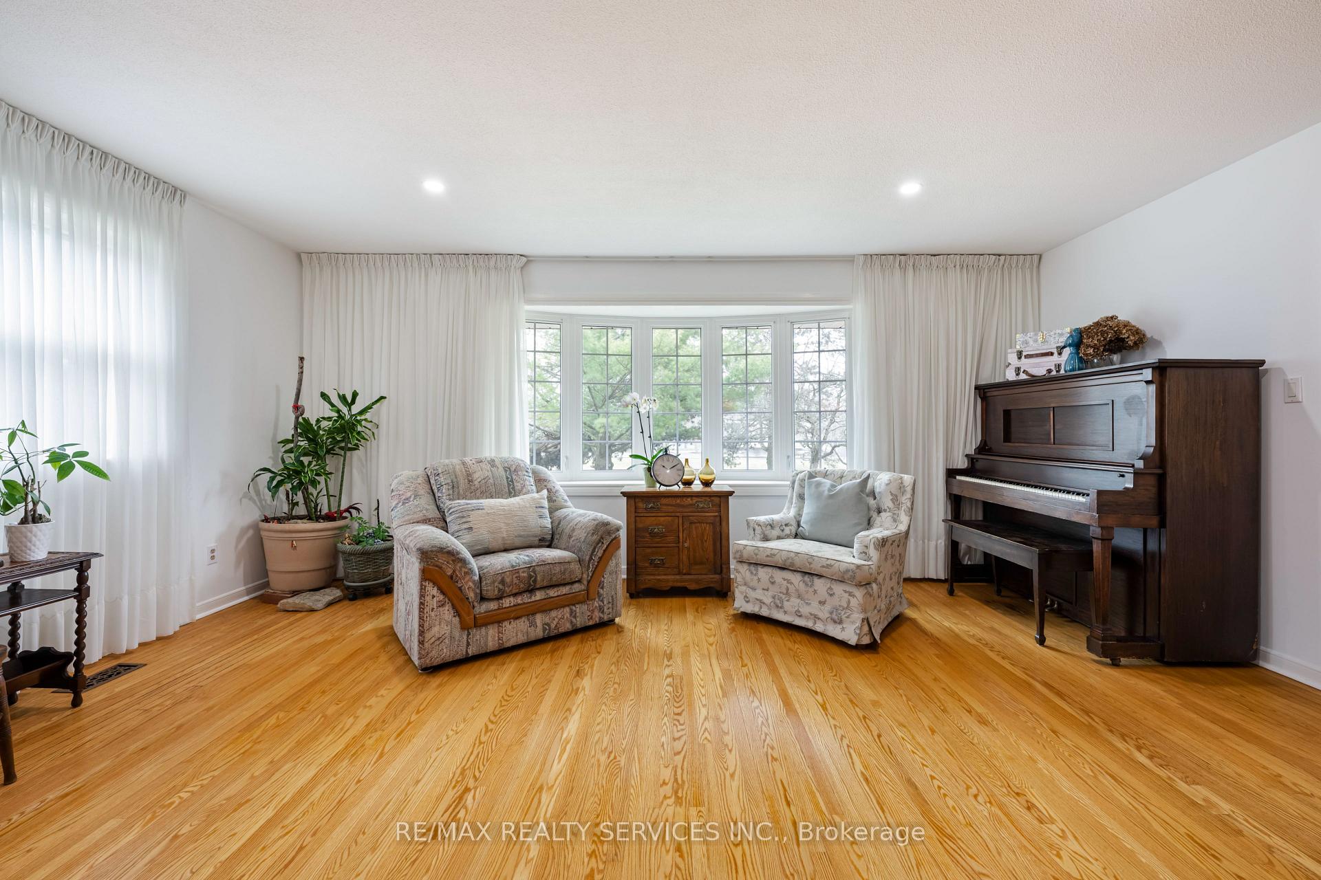 Photo 11 of 1675 Hawthorn Avenue, Caledon, Caledon Village — HOMEH