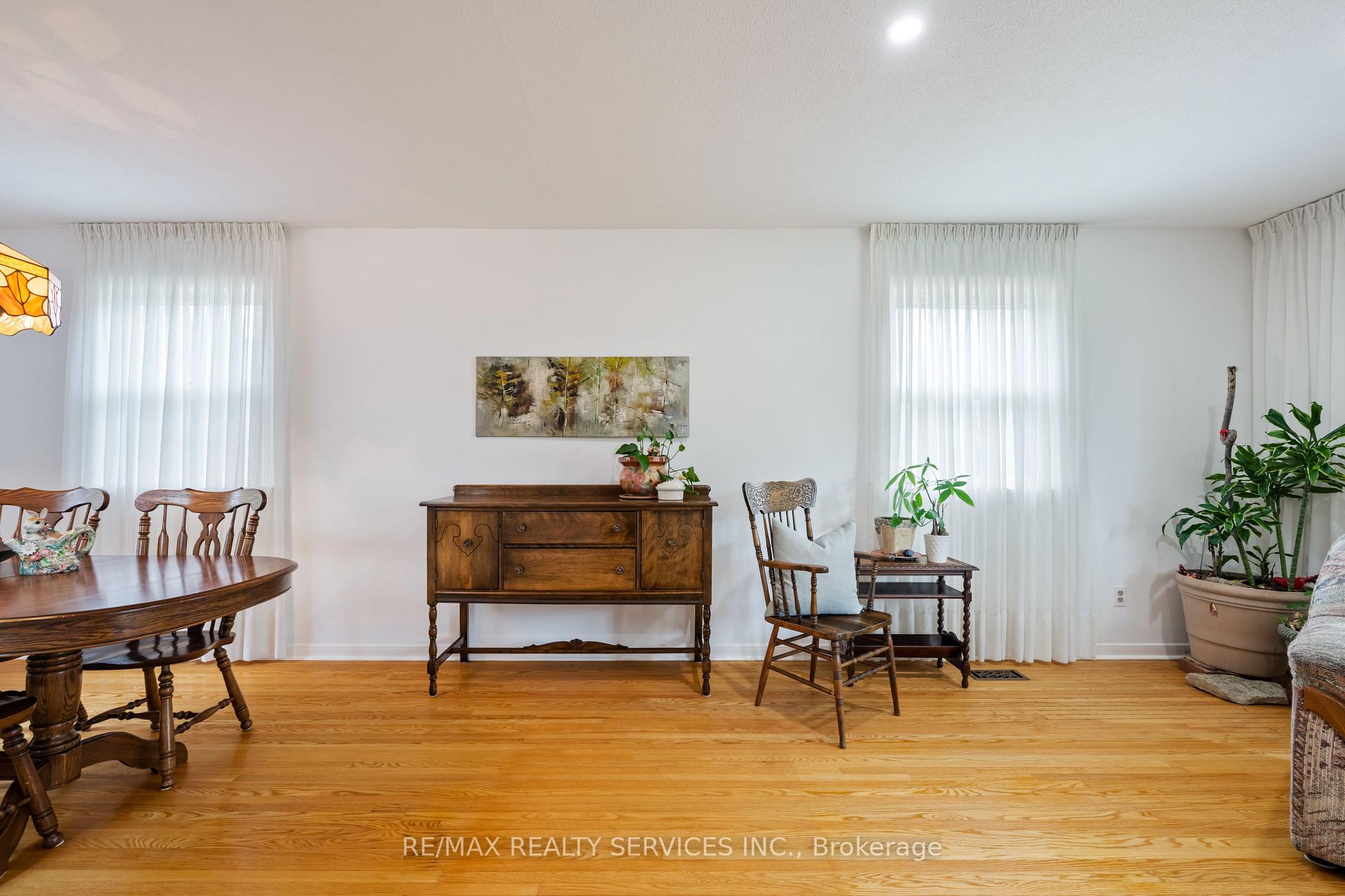 Photo 8 of 1675 Hawthorn Avenue, Caledon, Caledon Village — HOMEH