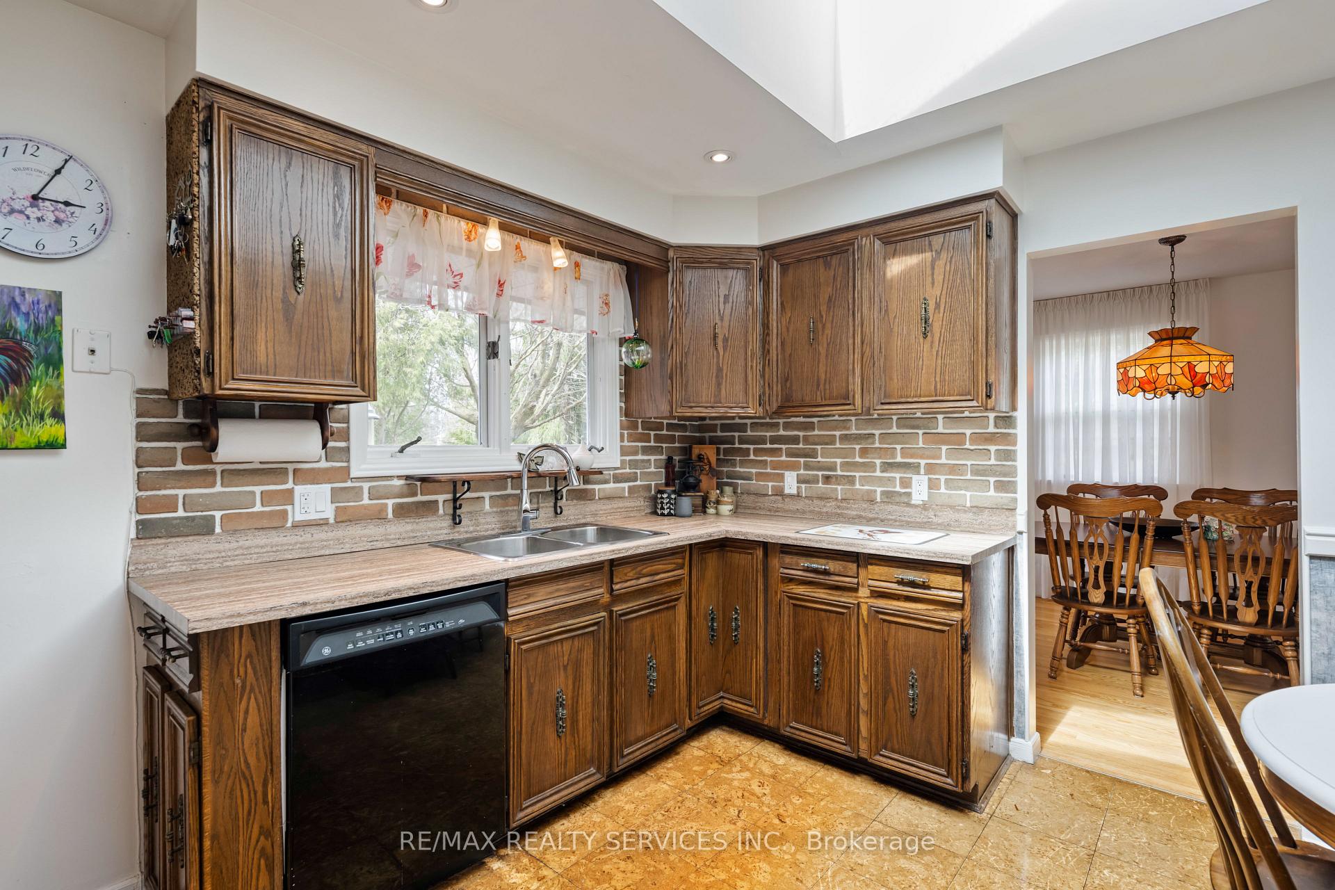 Photo 14 of 1675 Hawthorn Avenue, Caledon, Caledon Village — HOMEH
