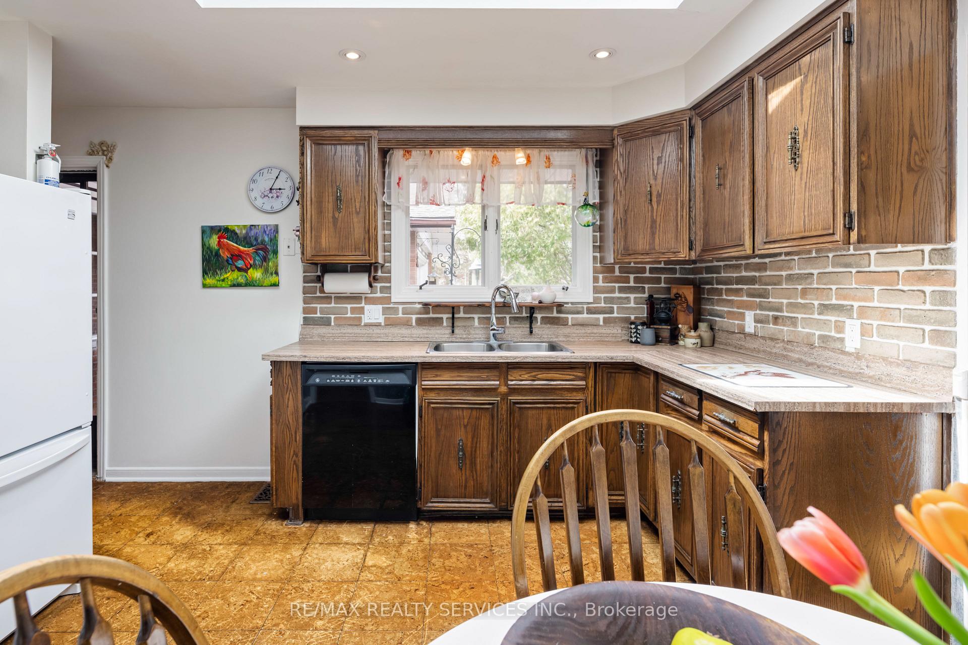 Photo 21 of 1675 Hawthorn Avenue, Caledon, Caledon Village — HOMEH