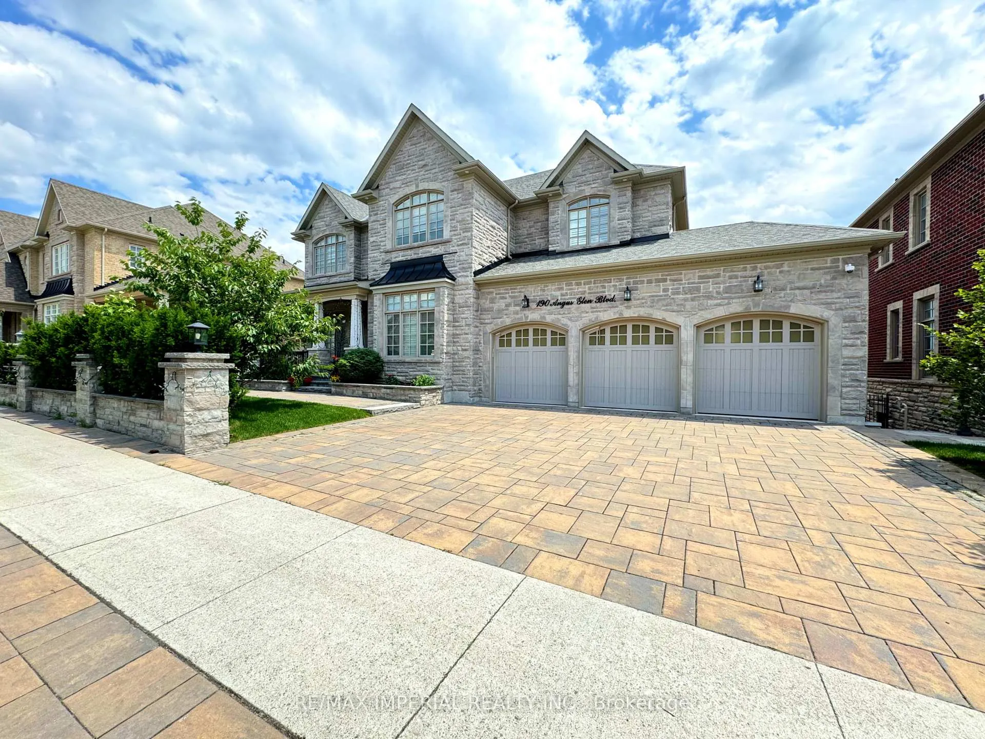 Front of 190 Angus Glen Boulevard