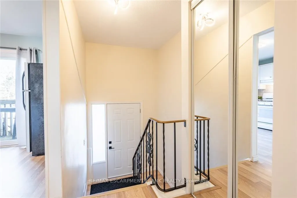 Photo 2 of Unit 103, 1115 Paramount Drive, Hamilton, Stoney Creek — HOMEH