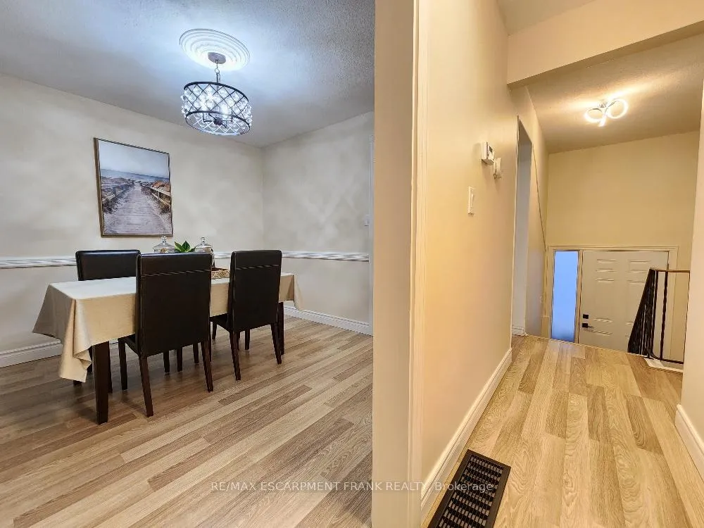 Photo 4 of Unit 103, 1115 Paramount Drive, Hamilton, Stoney Creek — HOMEH
