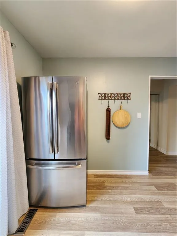 Photo 8 of Unit 103, 1115 Paramount Drive, Hamilton, Stoney Creek — HOMEH