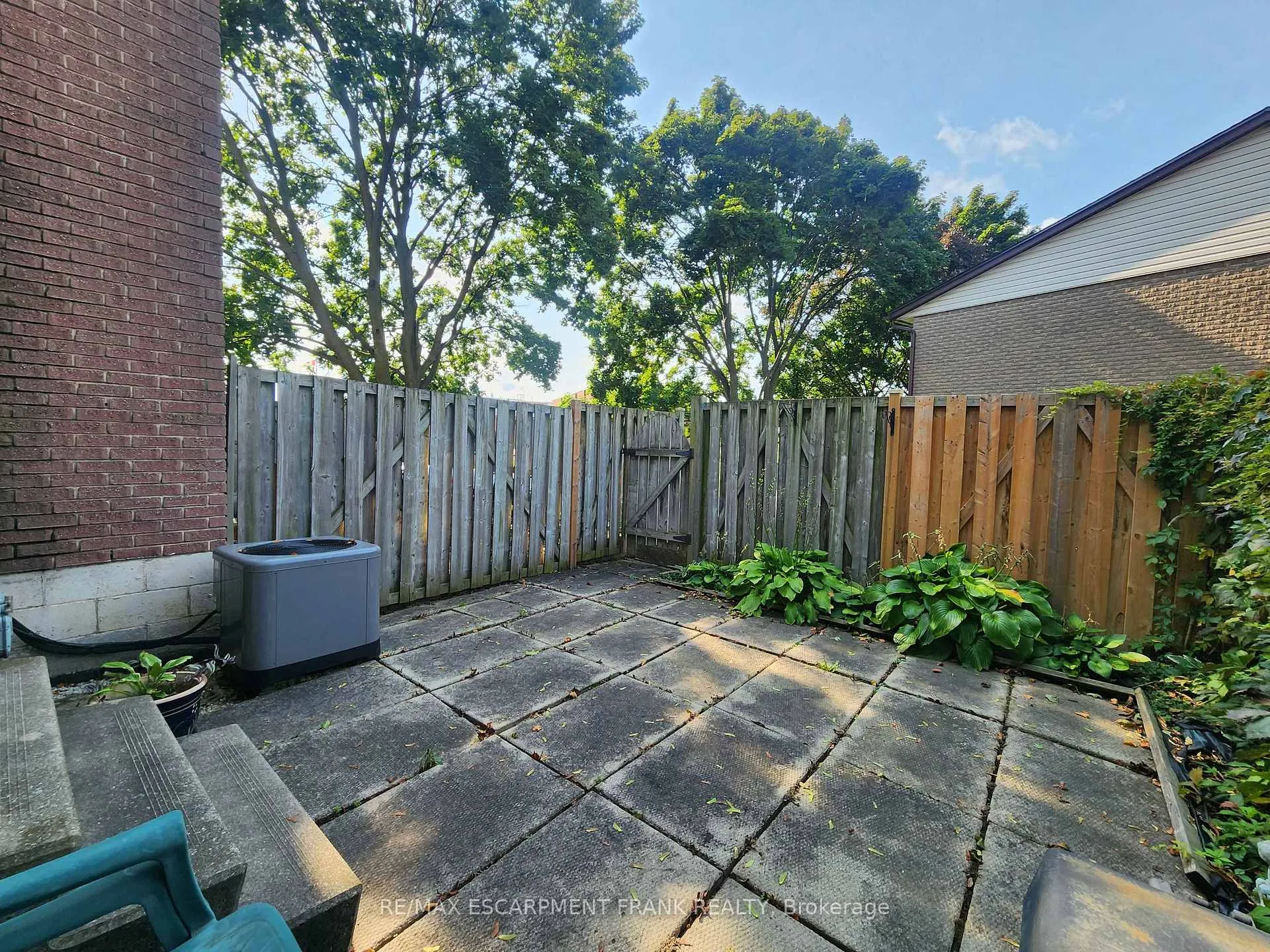 Photo 37 of Unit 103, 1115 Paramount Drive, Hamilton, Stoney Creek — HOMEH
