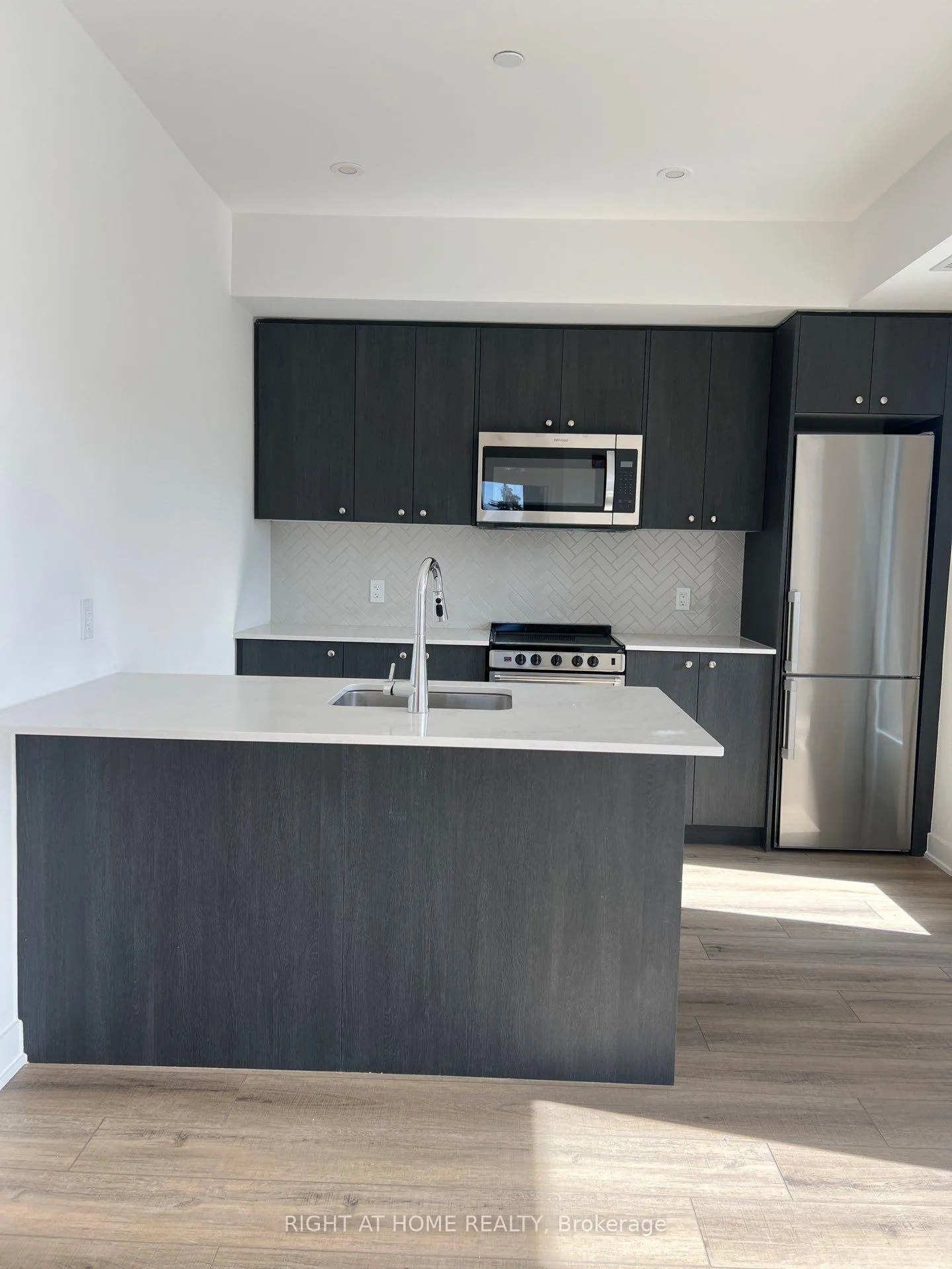 Photo 6 of Unit 316, 312 Erb Street W, Waterloo, Uptown Waterloo/Westmount — HOMEH
