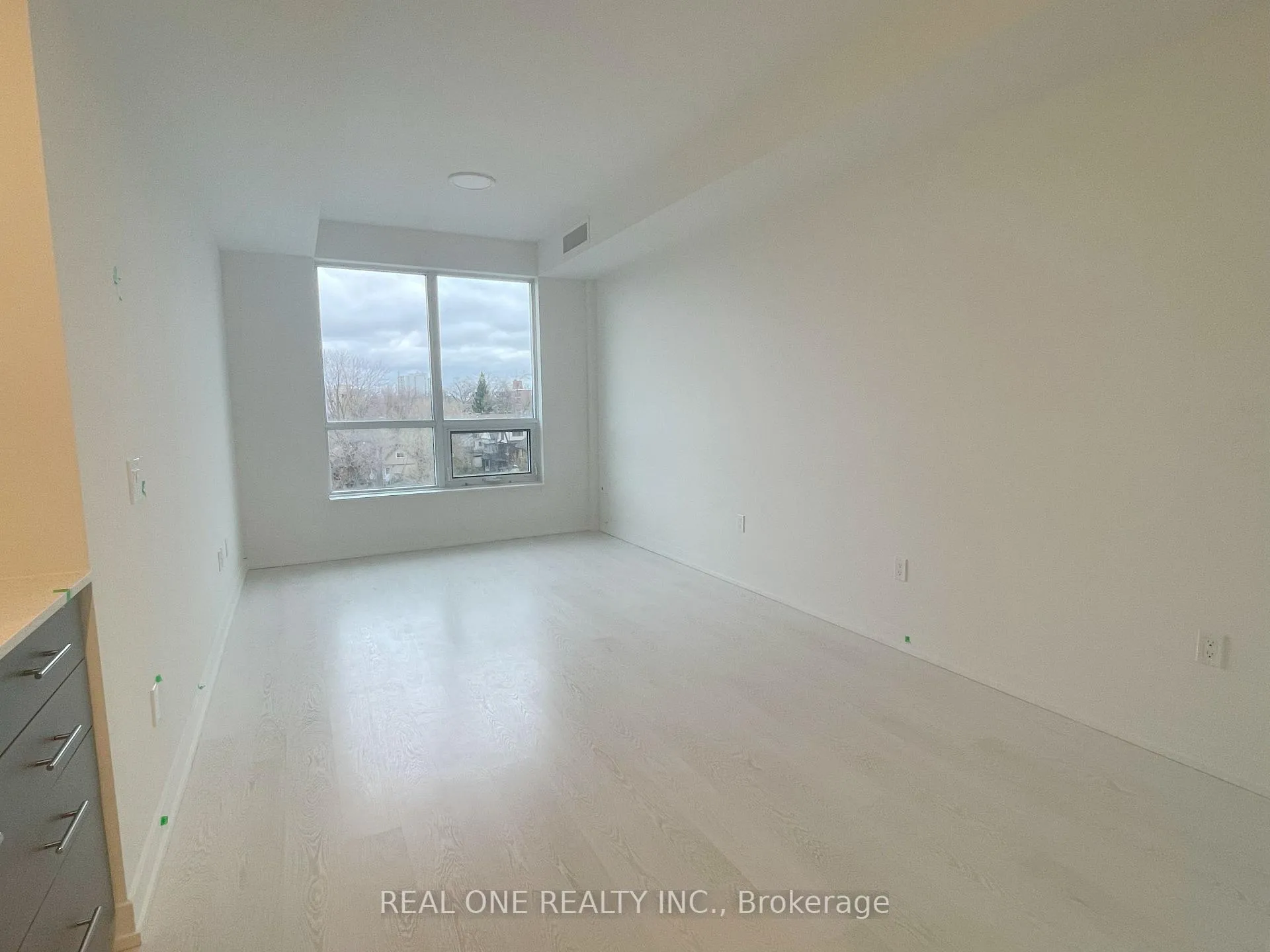 Photo 2 of Unit 609, 415 Main Street W, Hamilton, Kirkendall — HOMEH