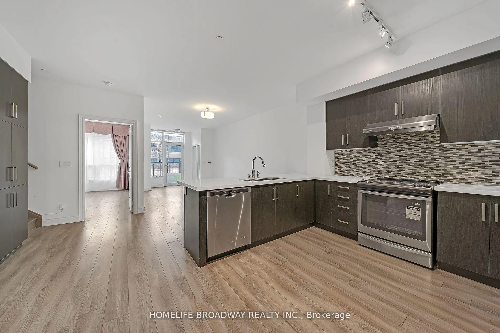 Photo 4 of Unit 103, 89 South Town Centre Boulevard, Markham, Unionville — HOMEH