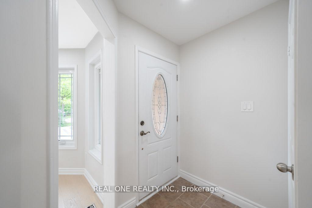 Photo 2 of 149 Downey Circle, Aurora, Bayview Wellington — HOMEH