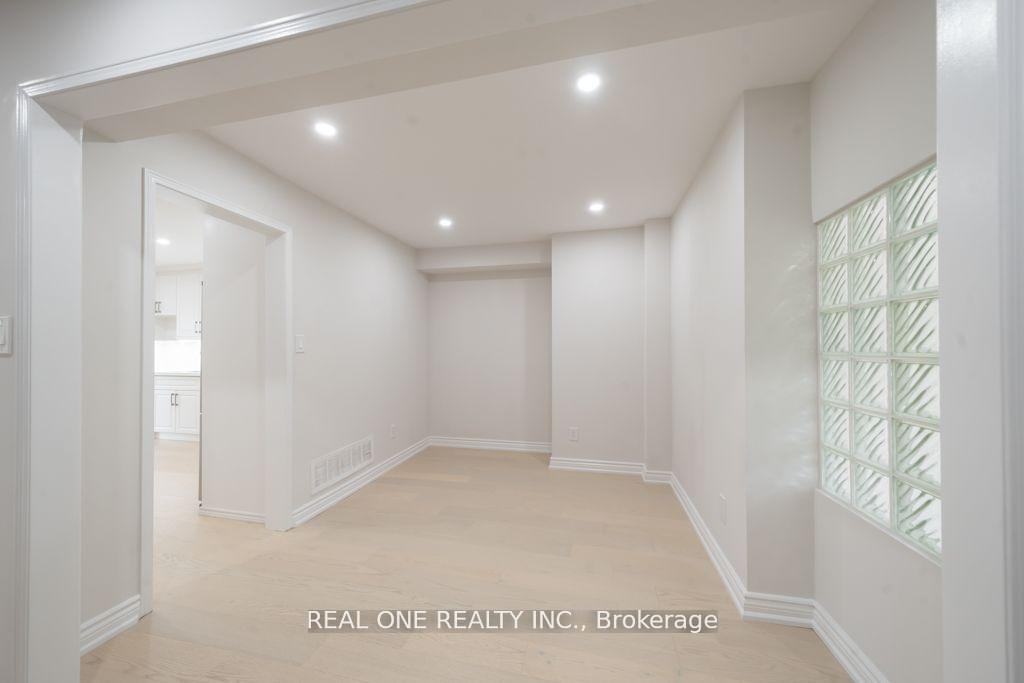 Photo 5 of 149 Downey Circle, Aurora, Bayview Wellington — HOMEH