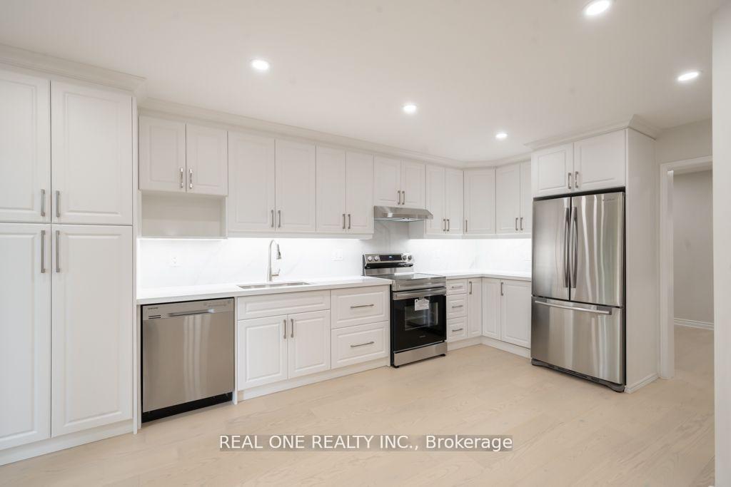 Photo 6 of 149 Downey Circle, Aurora, Bayview Wellington — HOMEH