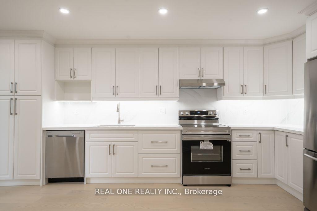 Photo 7 of 149 Downey Circle, Aurora, Bayview Wellington — HOMEH