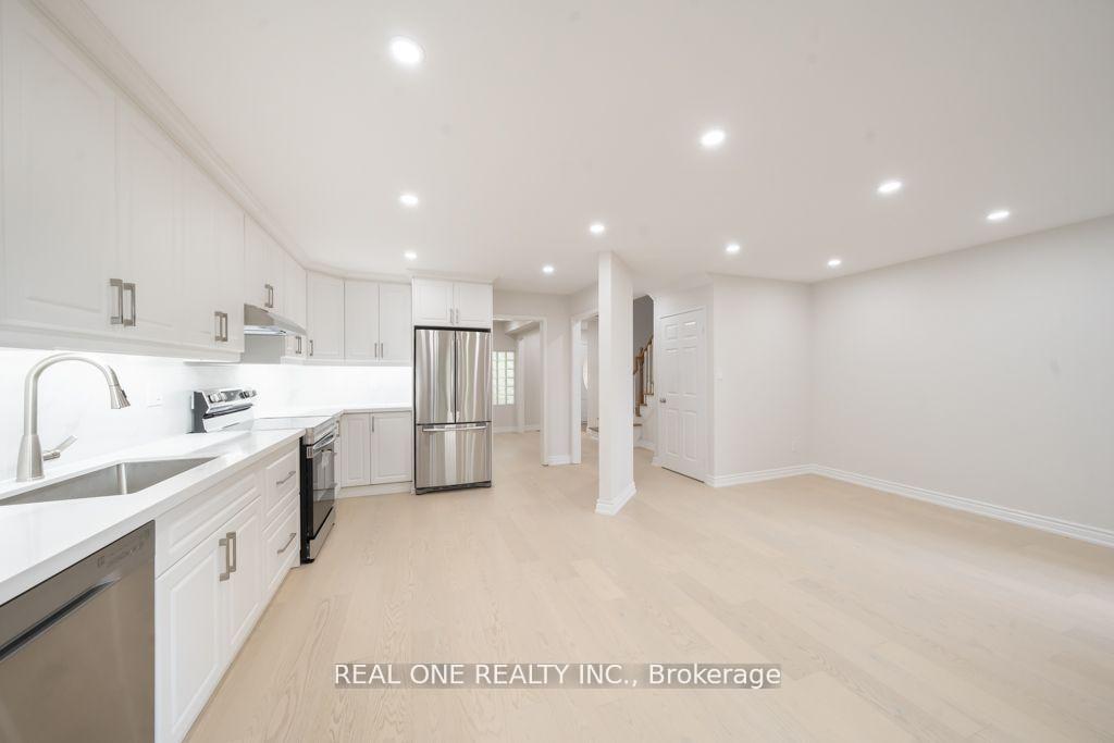 Photo 8 of 149 Downey Circle, Aurora, Bayview Wellington — HOMEH