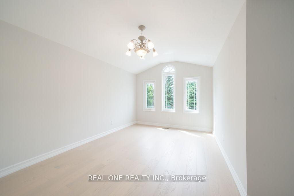 Photo 12 of 149 Downey Circle, Aurora, Bayview Wellington — HOMEH