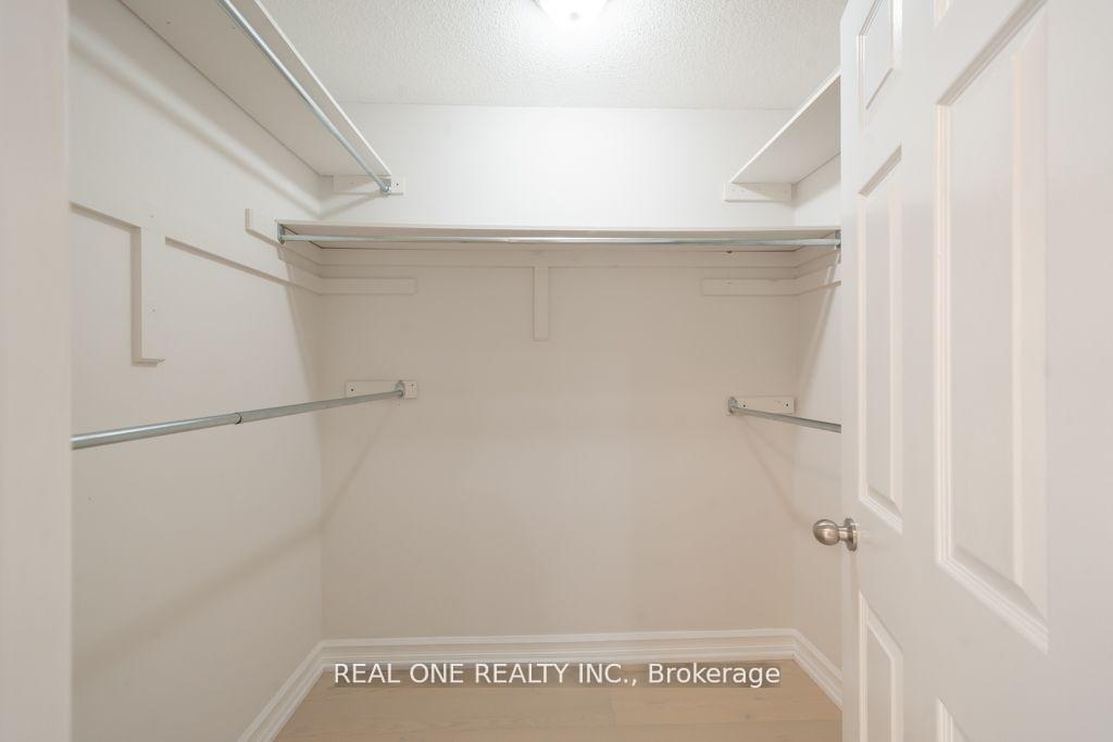 Photo 14 of 149 Downey Circle, Aurora, Bayview Wellington — HOMEH