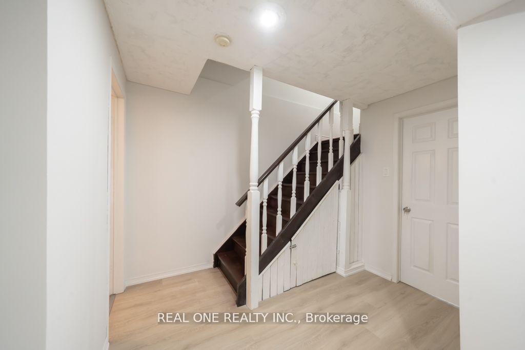Photo 19 of 149 Downey Circle, Aurora, Bayview Wellington — HOMEH