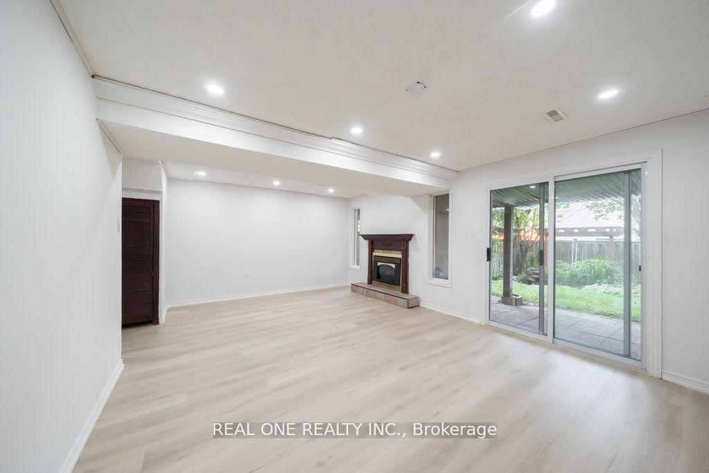 Photo 21 of 149 Downey Circle, Aurora, Bayview Wellington — HOMEH
