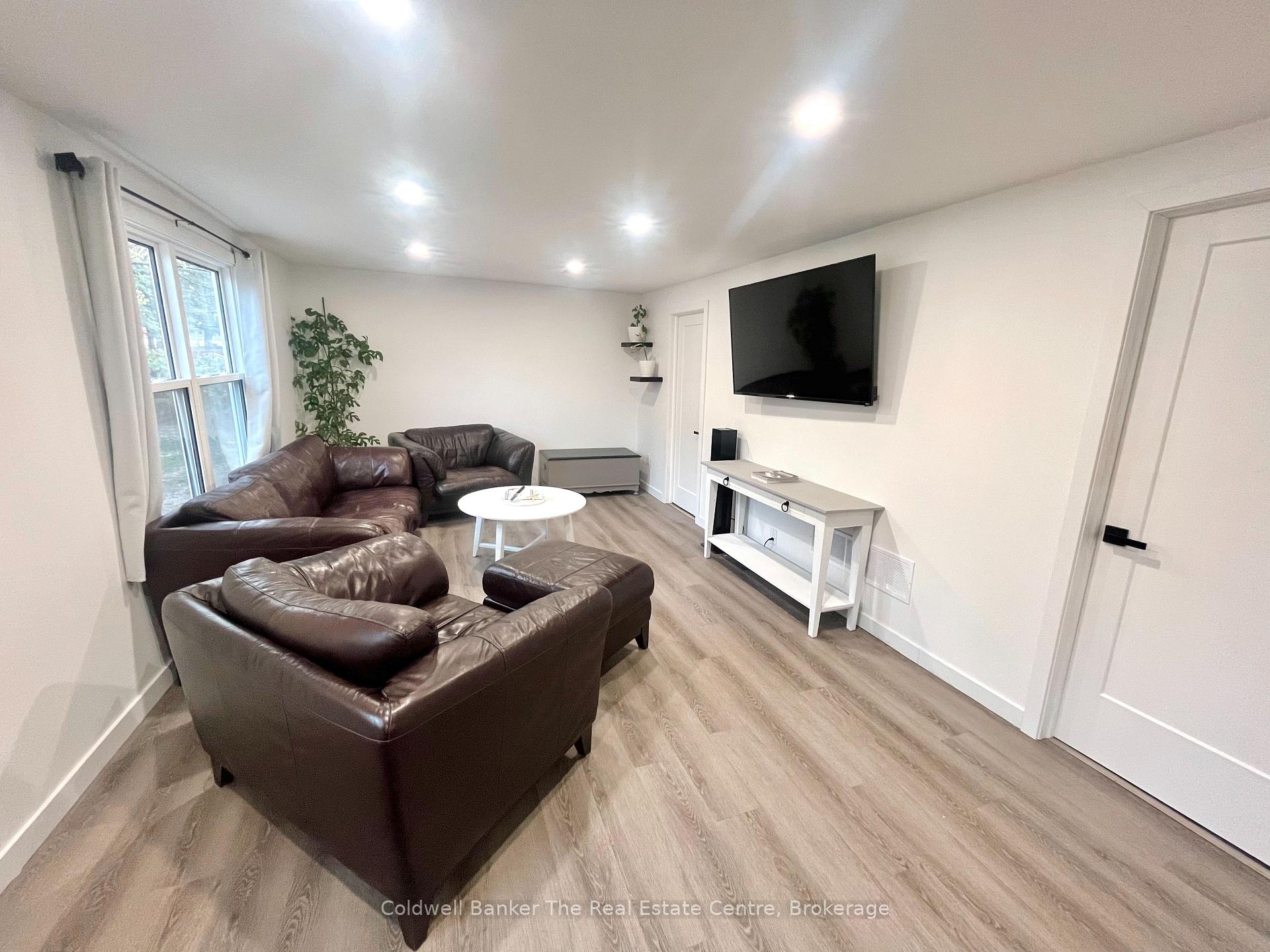 Photo 2 of 210 Jones Road, Gravenhurst, Muskoka (S) — HOMEH