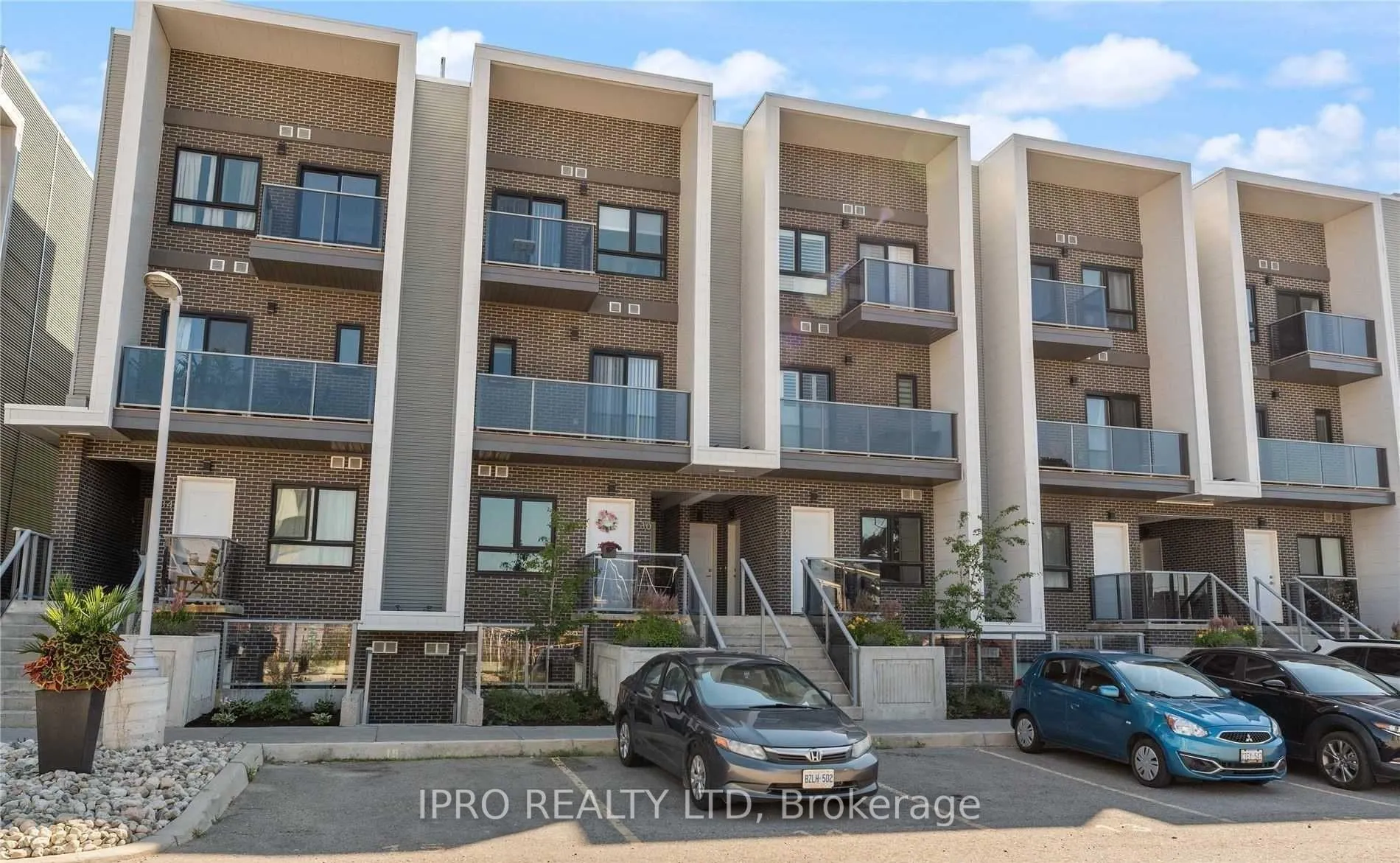 Photo 6 of Unit 32A, 1430 Highland Road W, Kitchener, Highland West — HOMEH