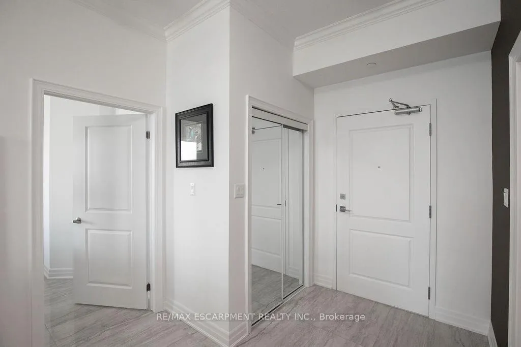 Photo 4 of Unit 608, 101 Shoreview Place, Hamilton, Stoney Creek — HOMEH