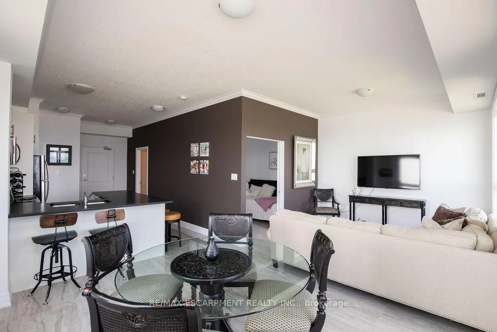 Photo 10 of Unit 608, 101 Shoreview Place, Hamilton, Stoney Creek — HOMEH