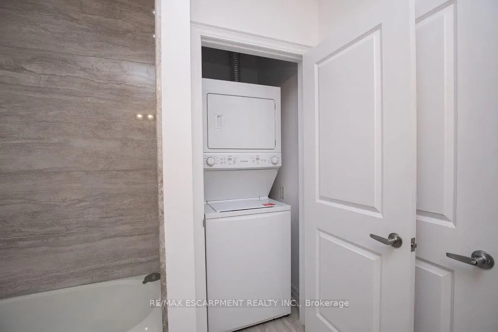 Photo 22 of Unit 608, 101 Shoreview Place, Hamilton, Stoney Creek — HOMEH