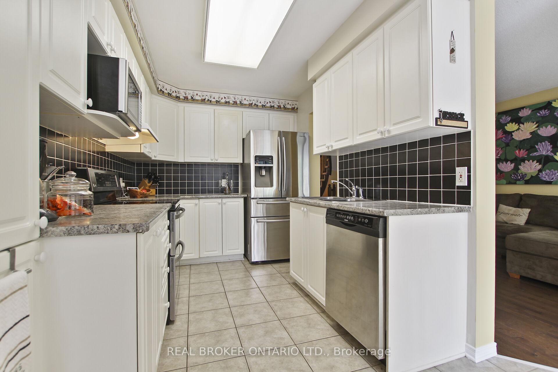 Photo 10 of 193 Deercroft Avenue, Ottawa, Barrhaven - Longfields — HOMEH