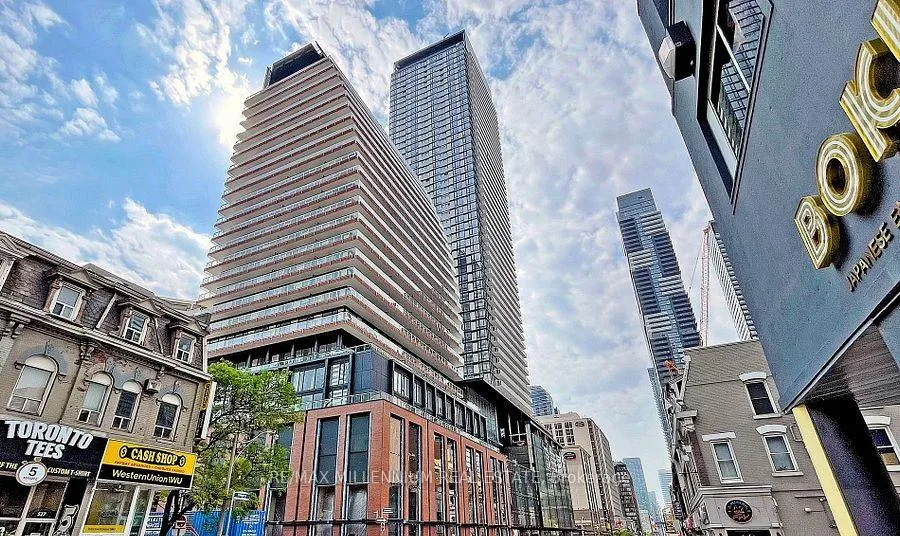 Front of Unit 1308, 18 Maitland Terrace