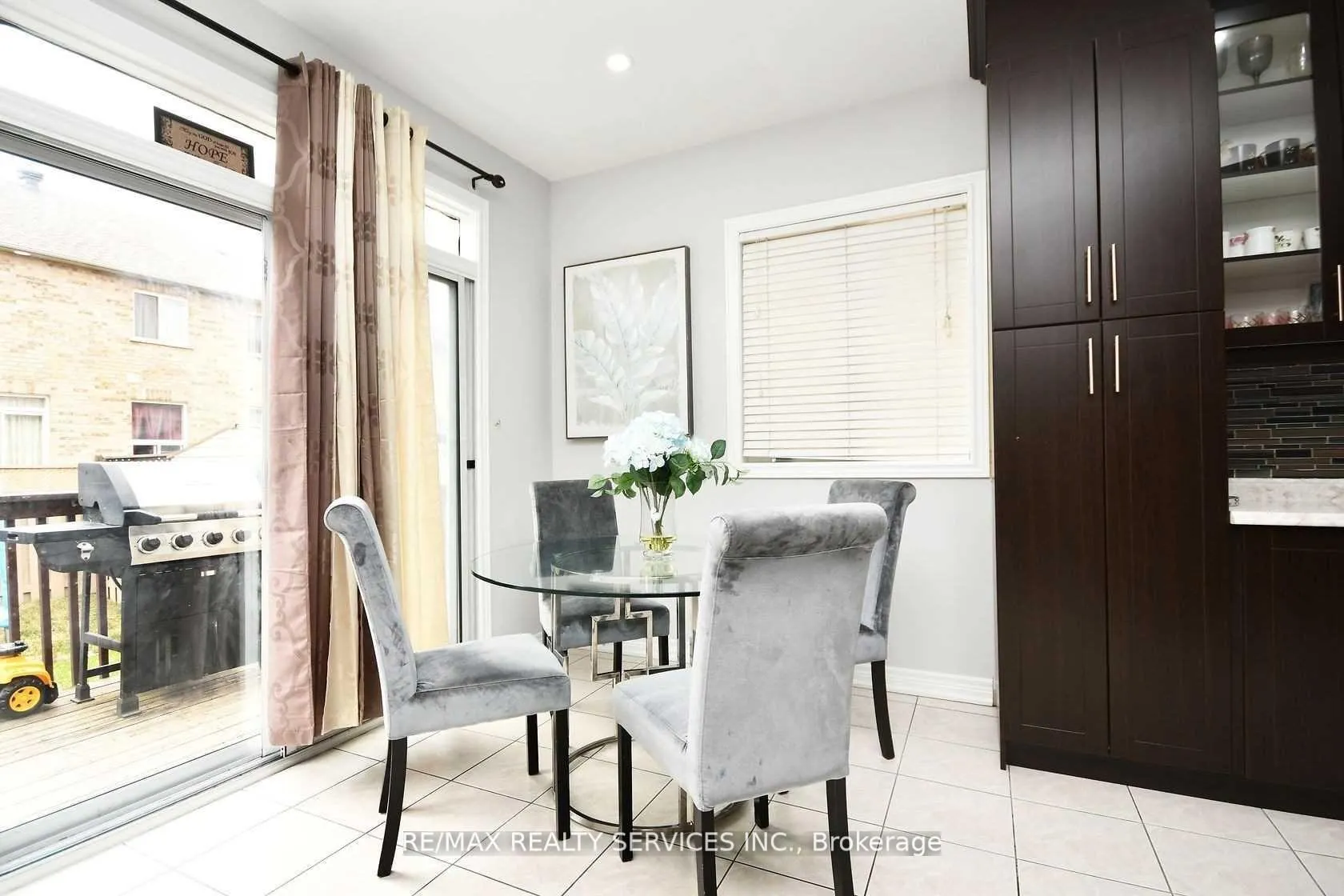 Photo 10 of 17 Eagle Plains (UPPER) Drive, Brampton, Sandringham-Wellington — HOMEH