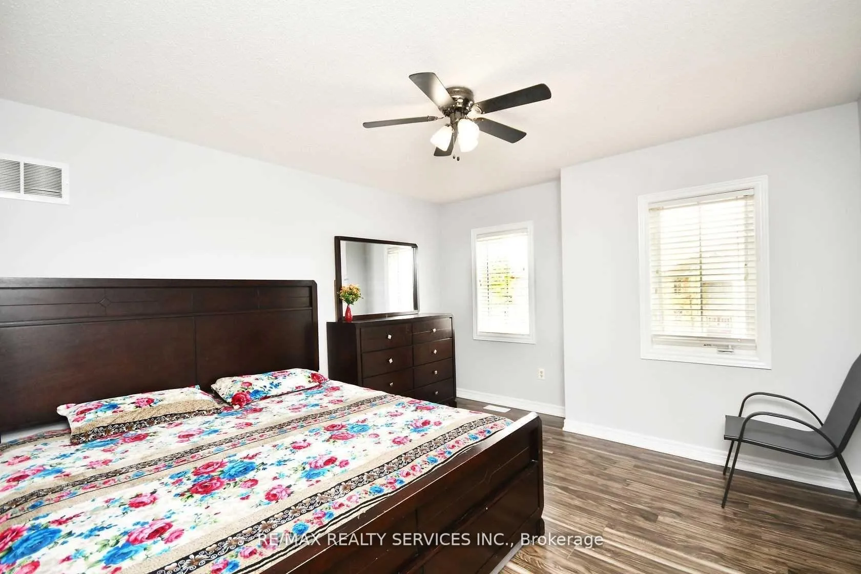 Photo 15 of 17 Eagle Plains (UPPER) Drive, Brampton, Sandringham-Wellington — HOMEH