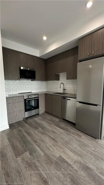 Photo 6 of Unit 410, 15 Wellington Street, Kitchener — HOMEH