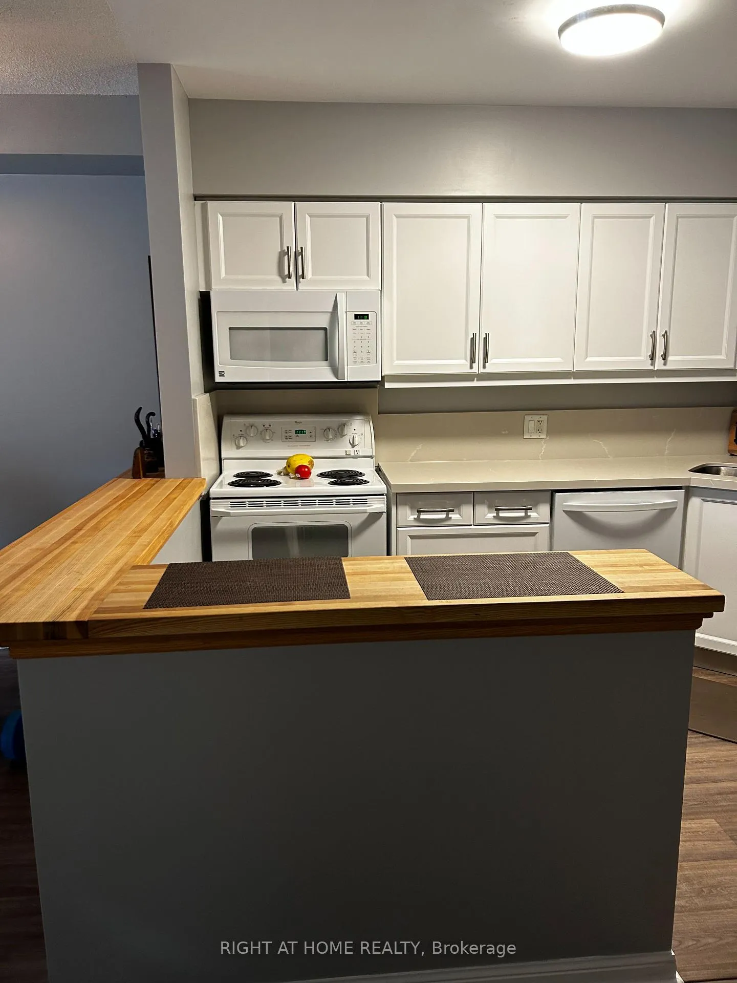 Photo 3 of Unit 203, 90 Dean Avenue, Barrie, Painswick South — HOMEH