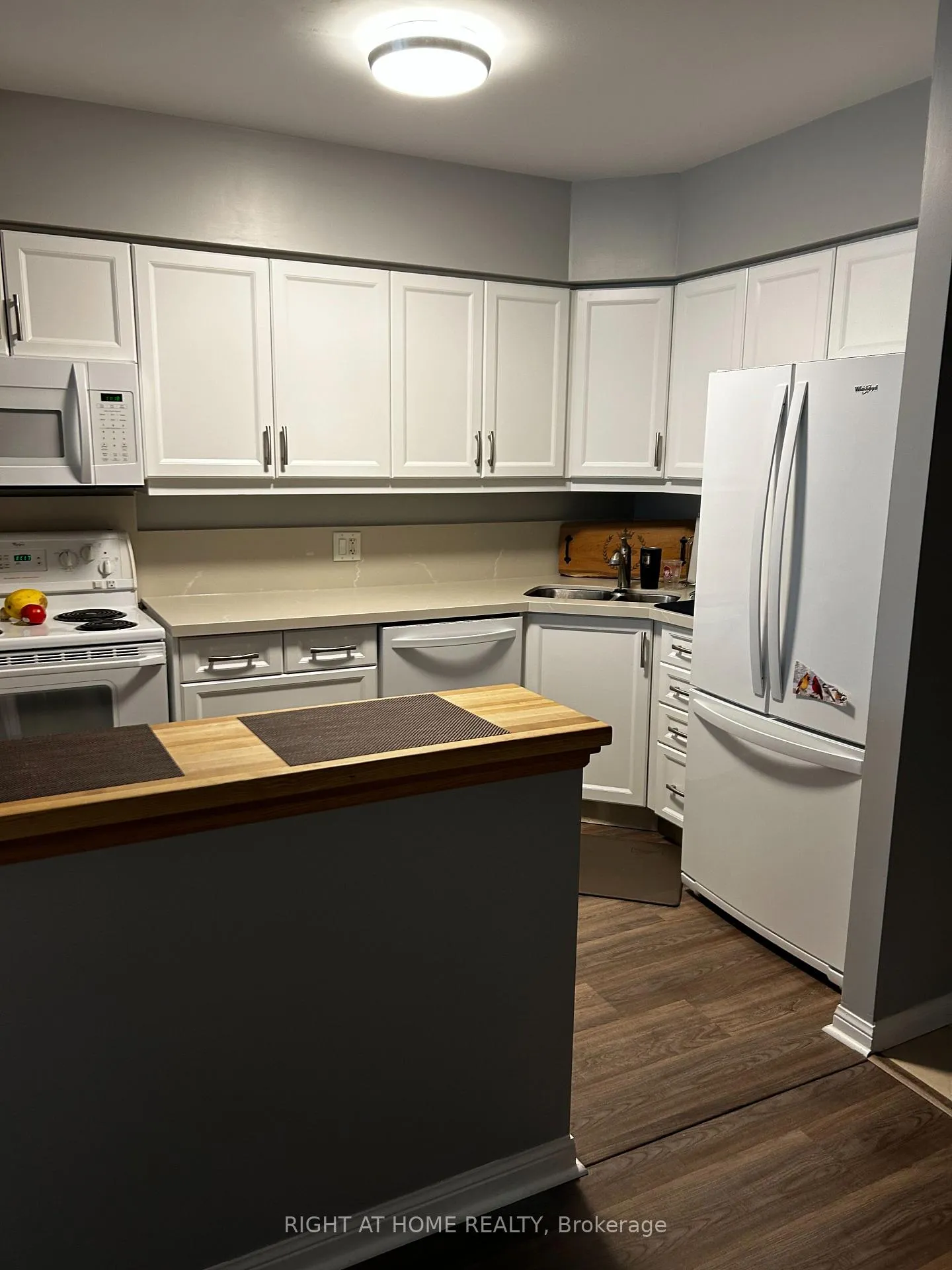 Photo 4 of Unit 203, 90 Dean Avenue, Barrie, Painswick South — HOMEH