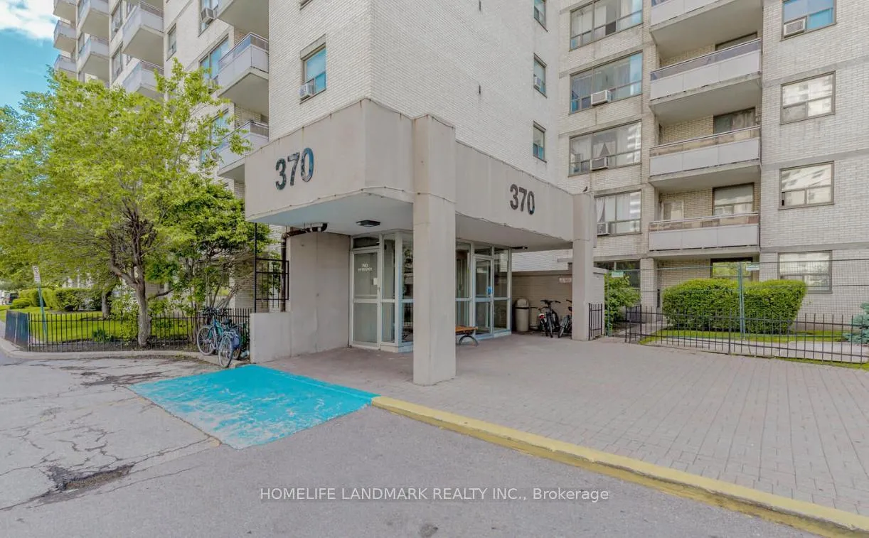 Front of Unit 716, 370 Dixon Road