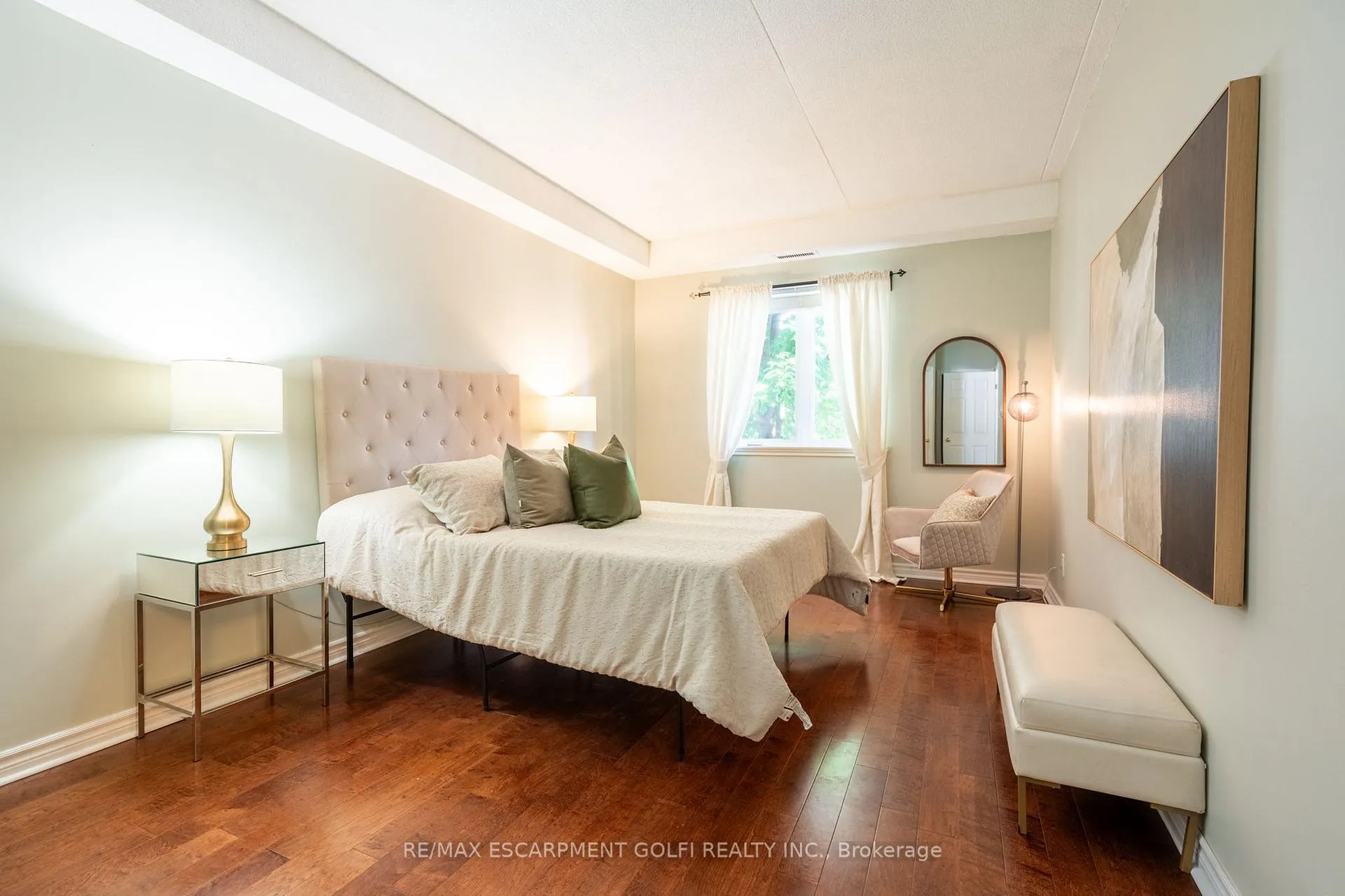 Photo 12 of Unit 109, 416 Limeridge Road E, Hamilton, Stoney Creek — HOMEH