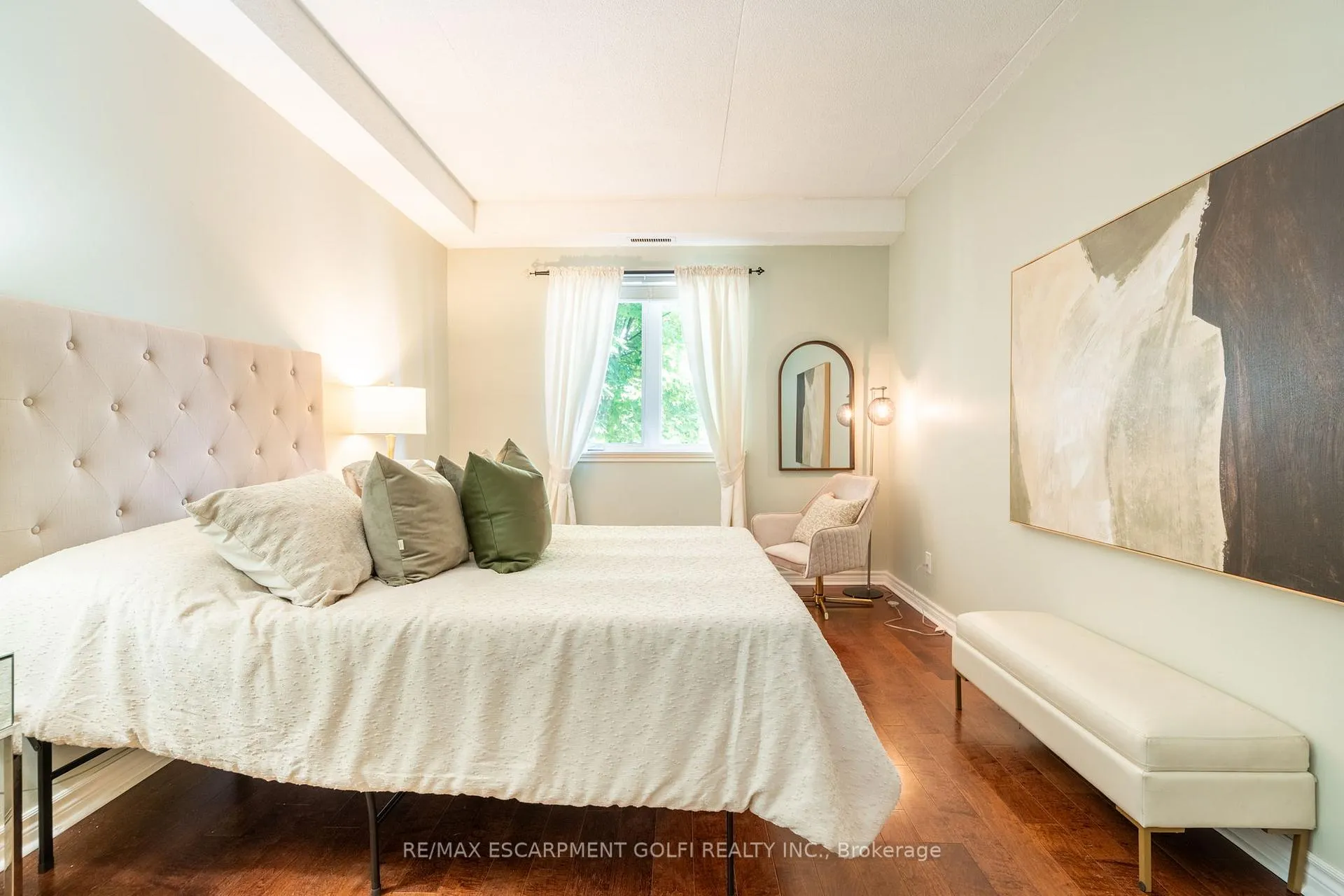 Photo 13 of Unit 109, 416 Limeridge Road E, Hamilton, Stoney Creek — HOMEH