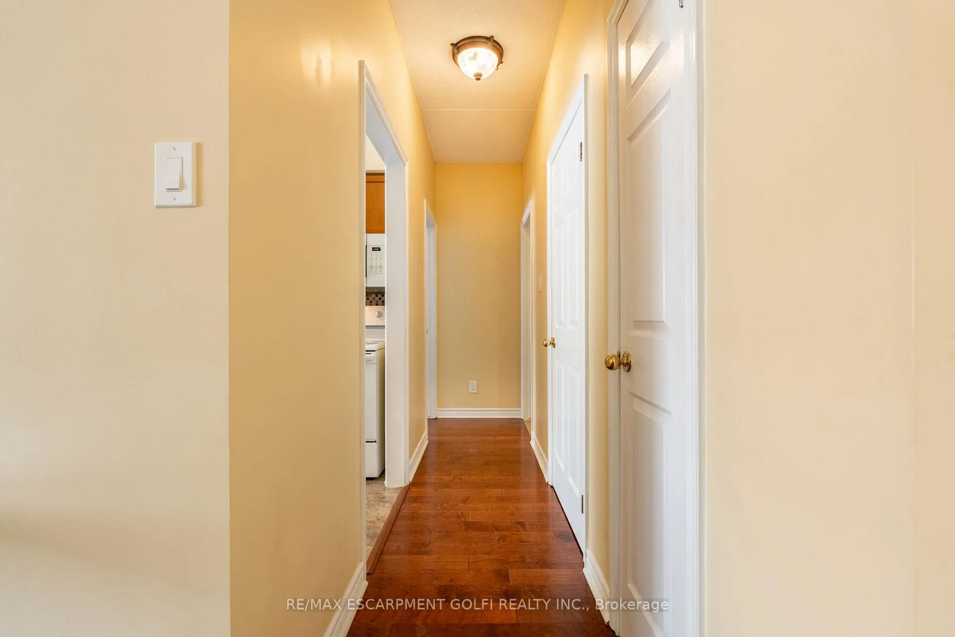 Photo 16 of Unit 109, 416 Limeridge Road E, Hamilton, Stoney Creek — HOMEH