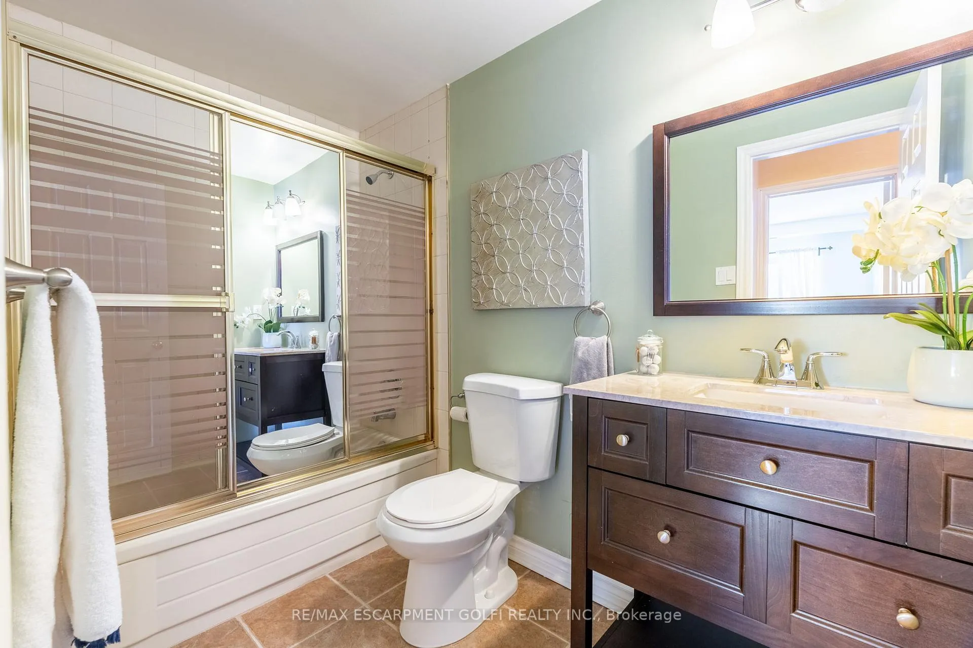 Photo 20 of Unit 109, 416 Limeridge Road E, Hamilton, Stoney Creek — HOMEH