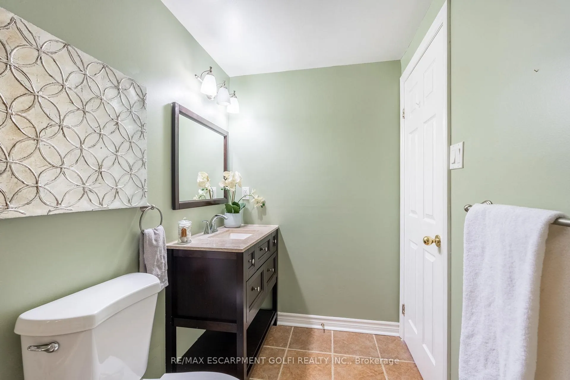 Photo 21 of Unit 109, 416 Limeridge Road E, Hamilton, Stoney Creek — HOMEH