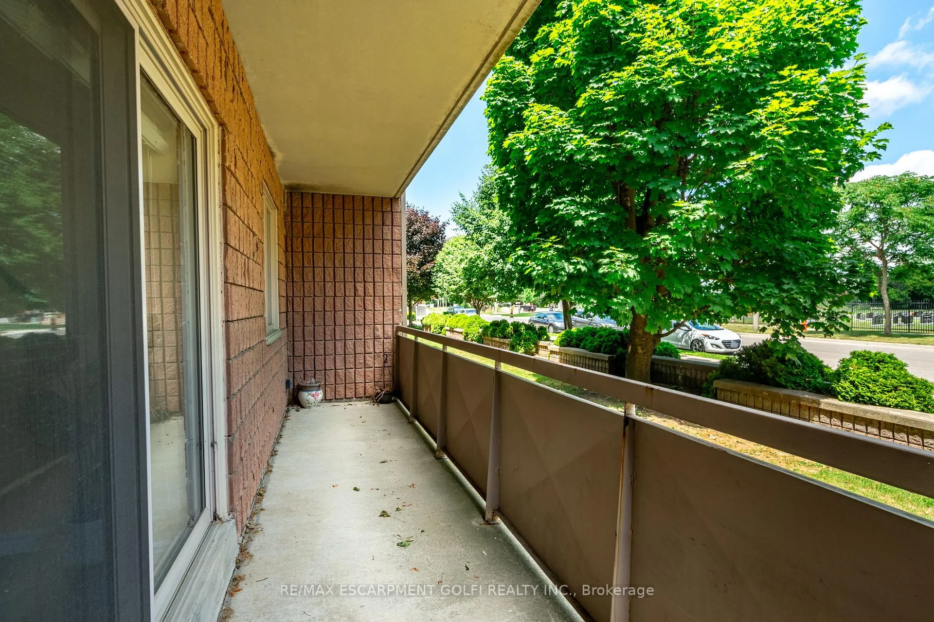 Photo 22 of Unit 109, 416 Limeridge Road E, Hamilton, Stoney Creek — HOMEH