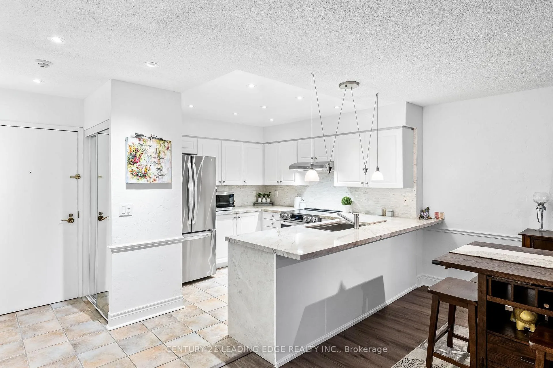 Photo 4 of Unit Ph6, 135 Pond Drive, Markham, Commerce Valley — HOMEH