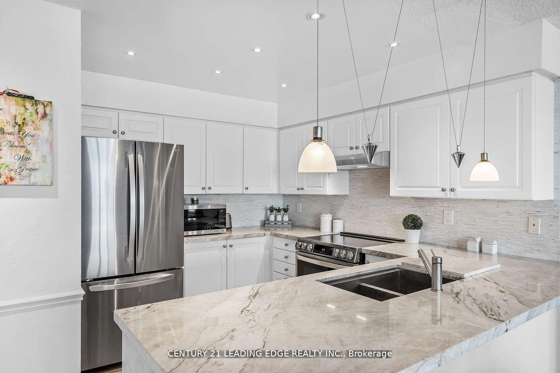 Photo 7 of Unit Ph6, 135 Pond Drive, Markham, Commerce Valley — HOMEH