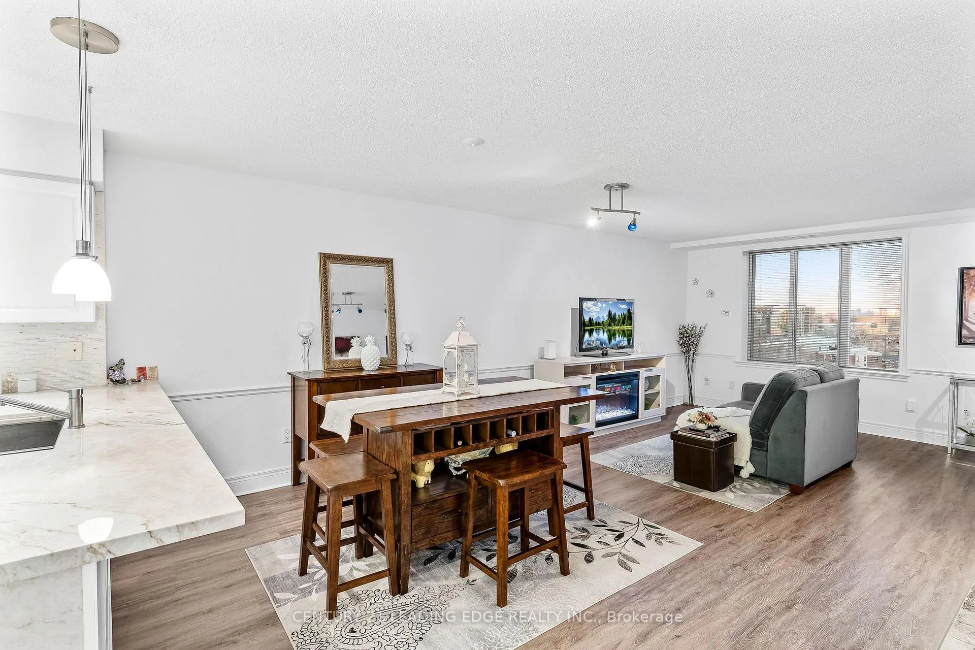Photo 8 of Unit Ph6, 135 Pond Drive, Markham, Commerce Valley — HOMEH