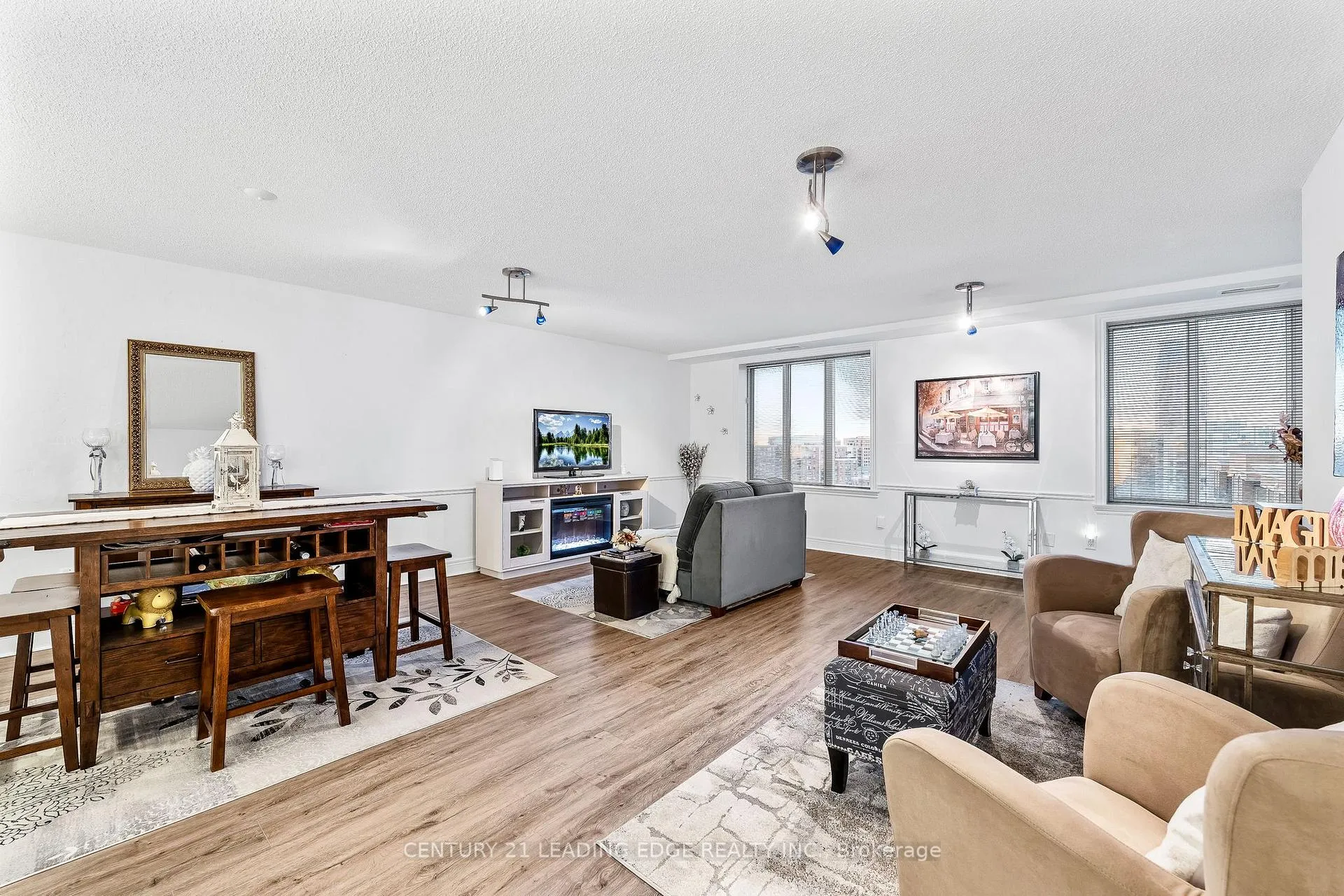 Photo 11 of Unit Ph6, 135 Pond Drive, Markham, Commerce Valley — HOMEH
